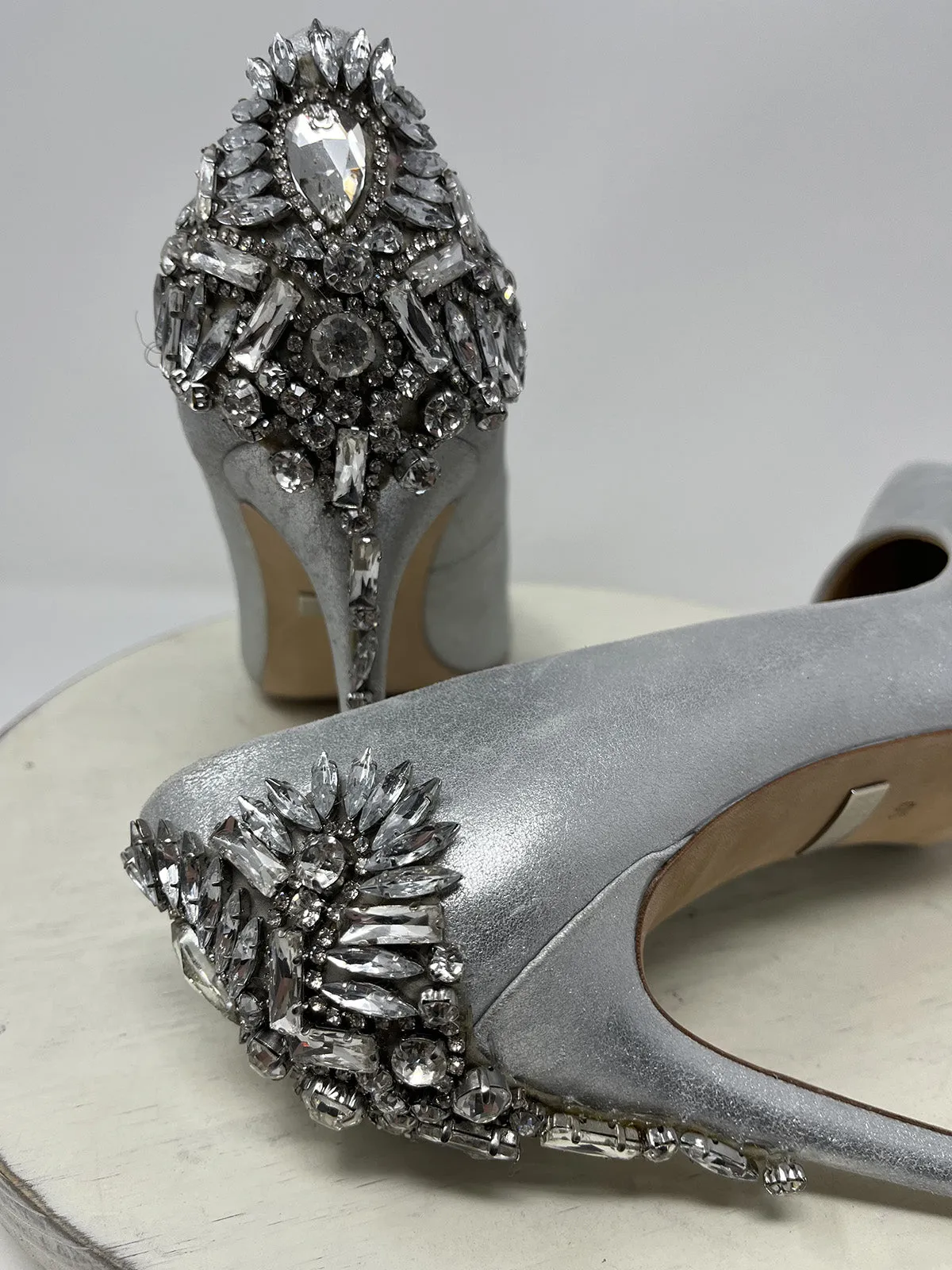 Badgley Mischka Size 10 Silver Rhinestone Heels