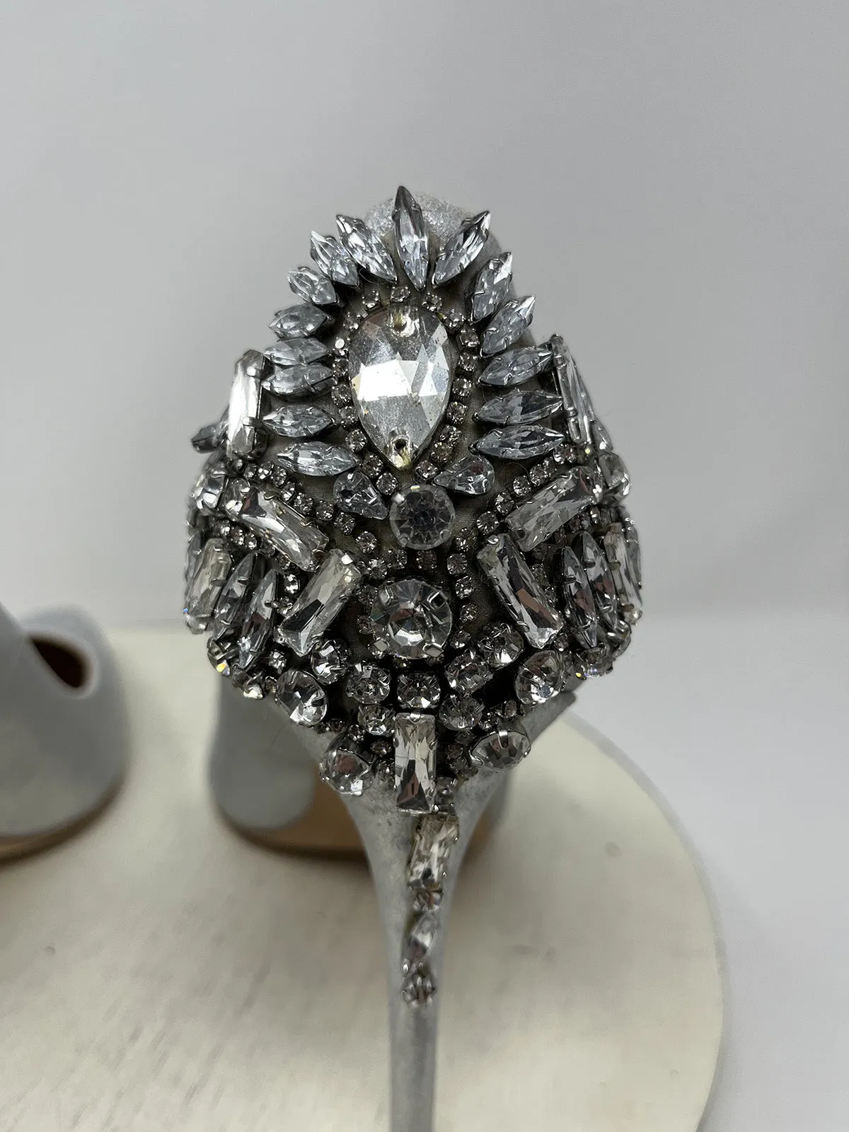 Badgley Mischka Size 10 Silver Rhinestone Heels