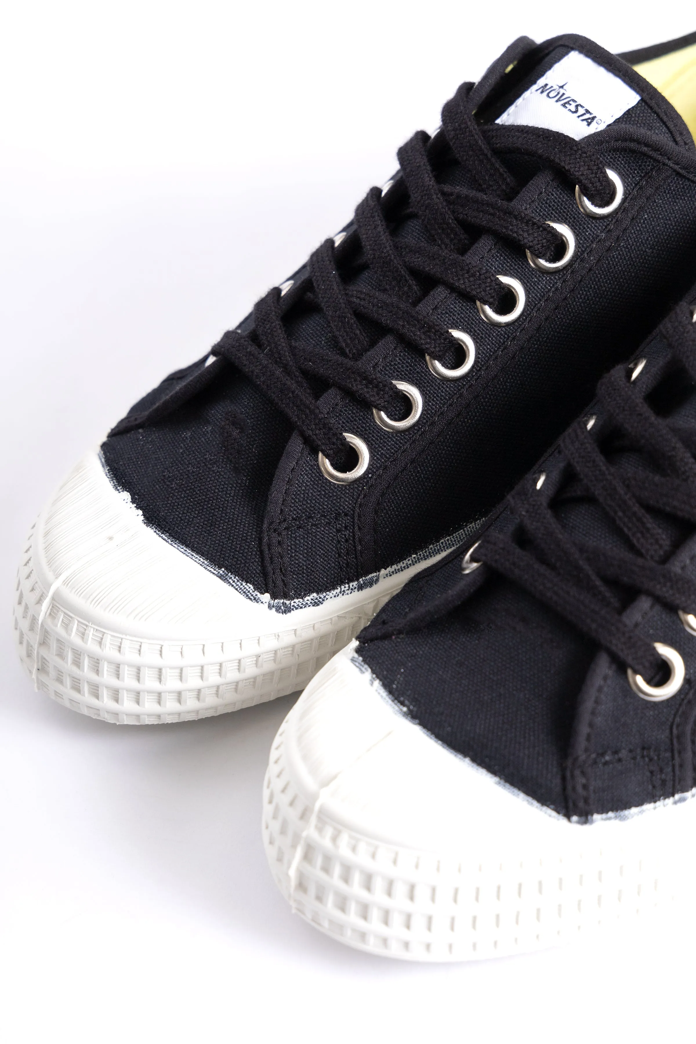Classic Novesta Star Master Sneakers in Black - Unisex Casual Footwear