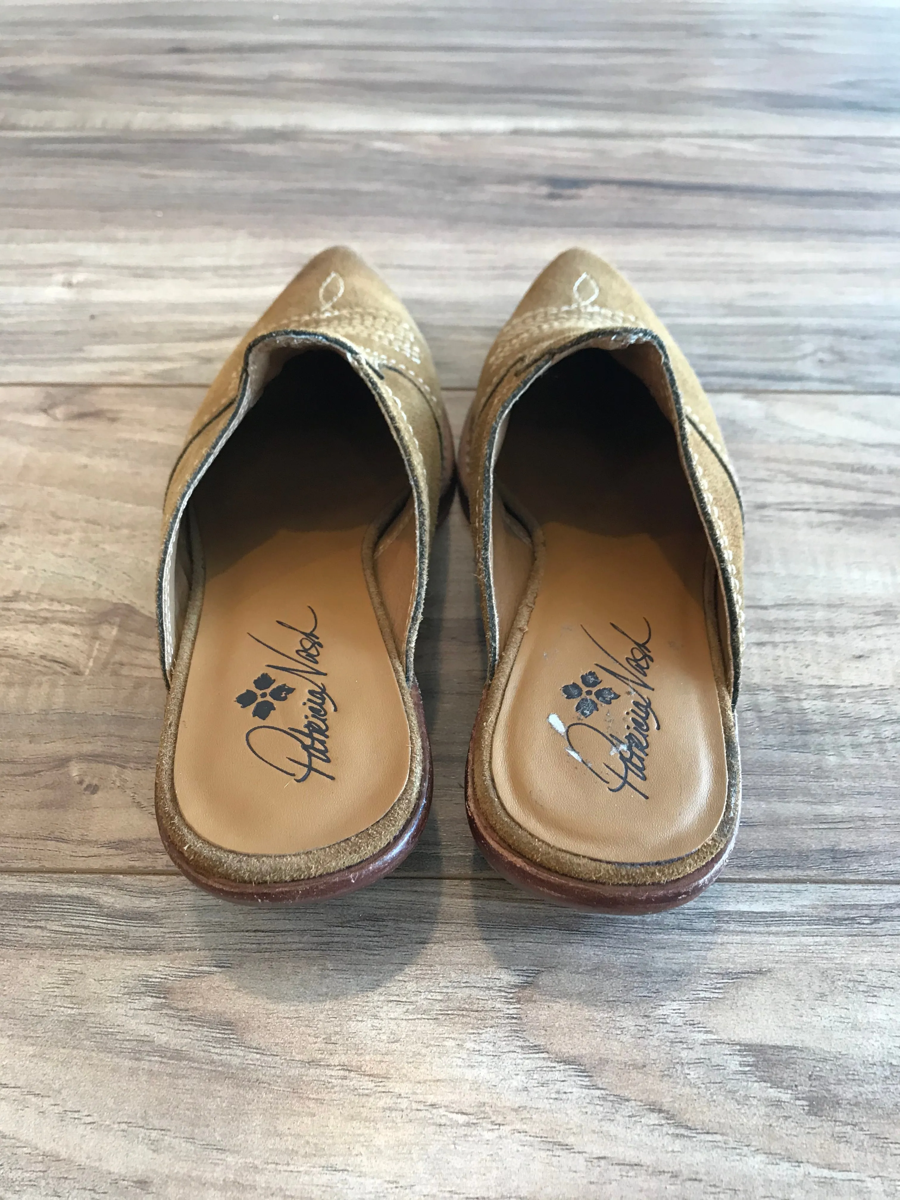 Pre-loved Patricia Nash Mules