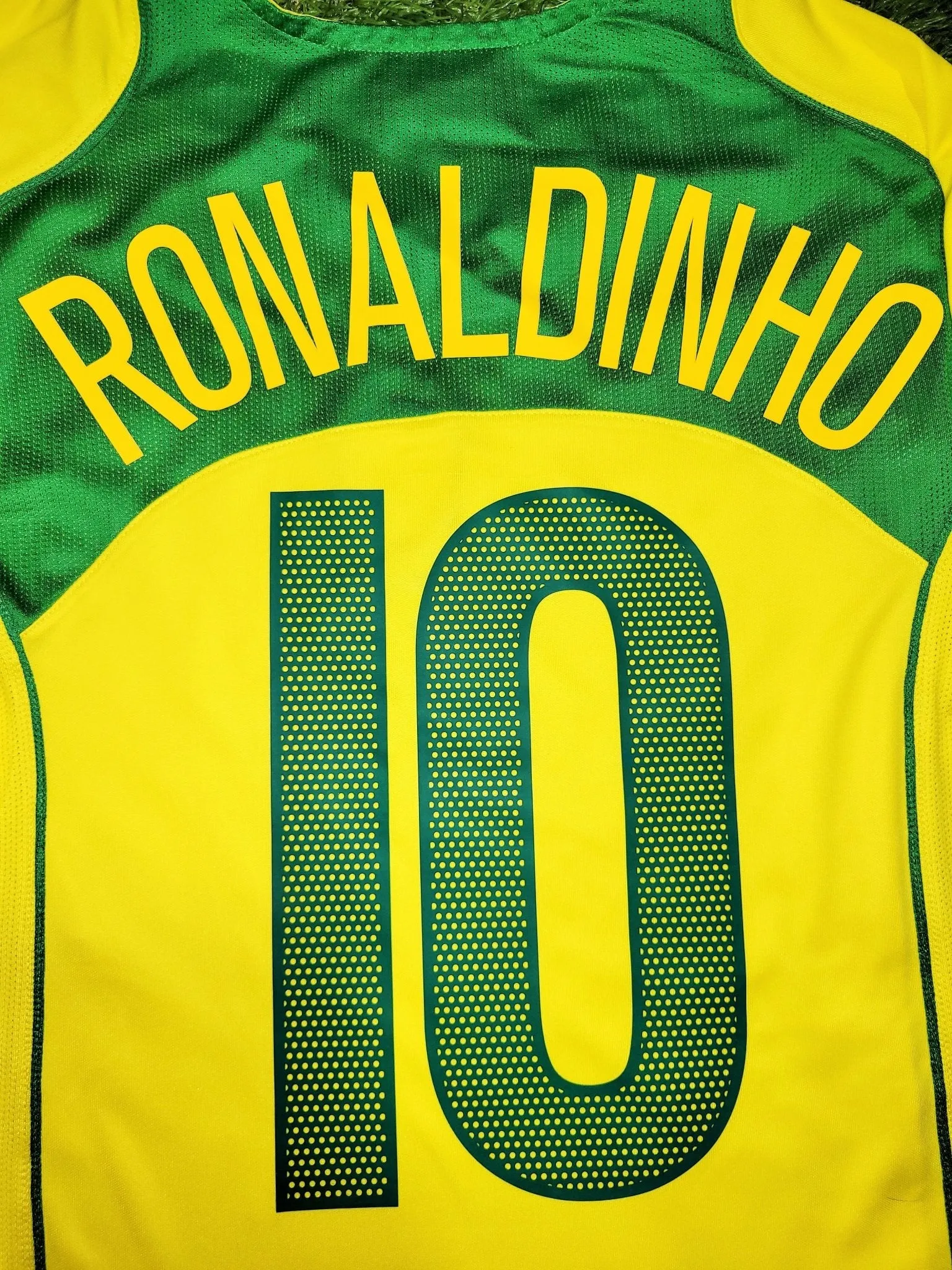 Ronaldinho Brazil 2004 Home Soccer Jersey Shirt L